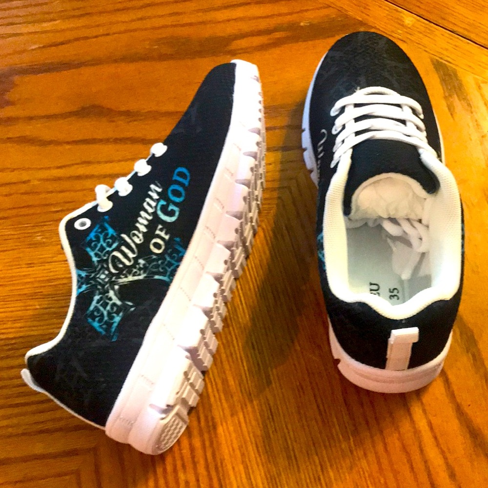 Brand new size 5 women of God super lightweight